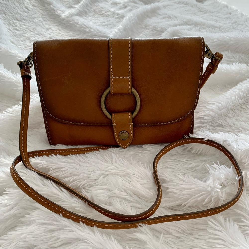 Frye Leather Harness O Ring Wallet Crossbody Bag in Terra